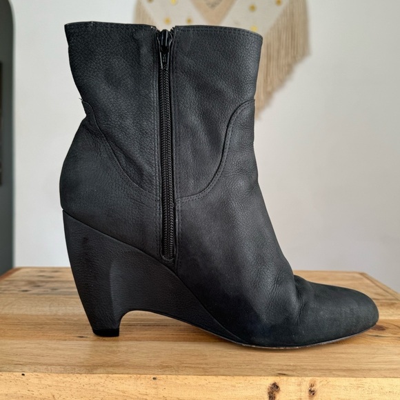 Corso Como Black Oiled Leather Pointy Toe Wedge Mob Wife Ankle Boots Size 10 - Picture 8 of 16